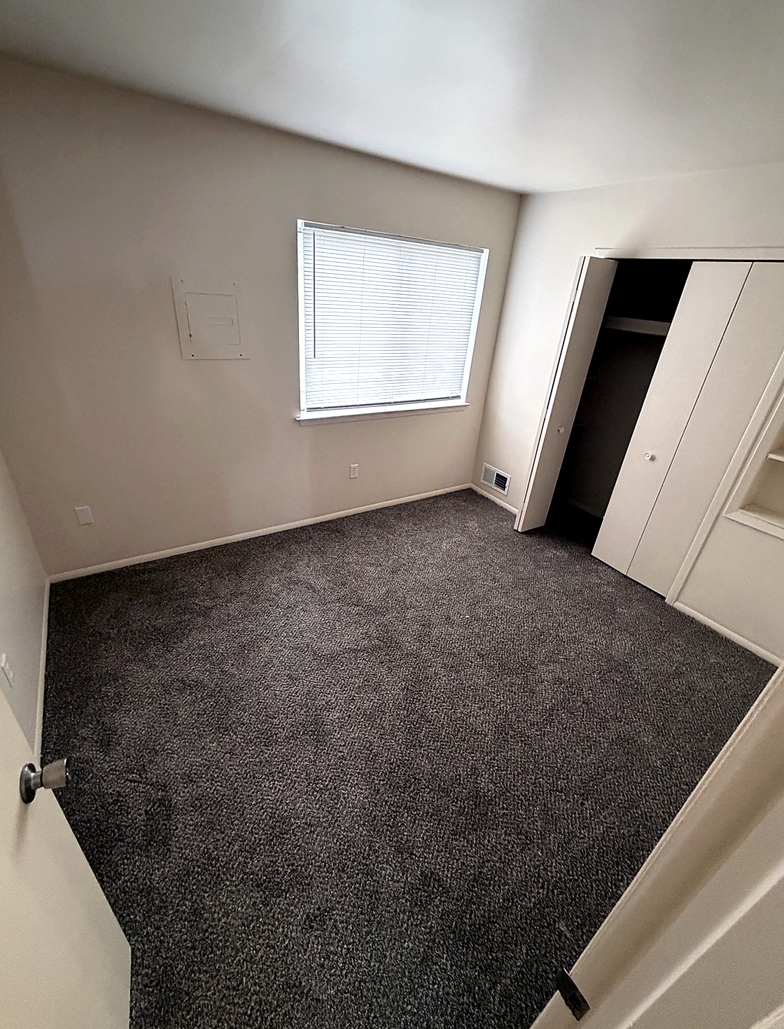 Carpet installation in finished room